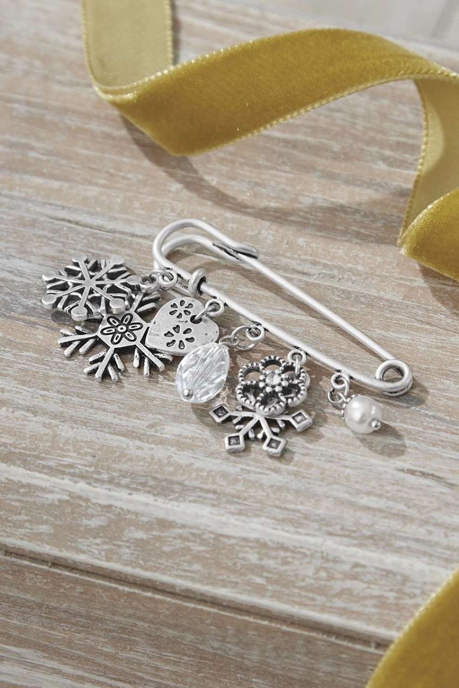 Accessories & Home * | Snowflake Charm Sweater Pin Silver