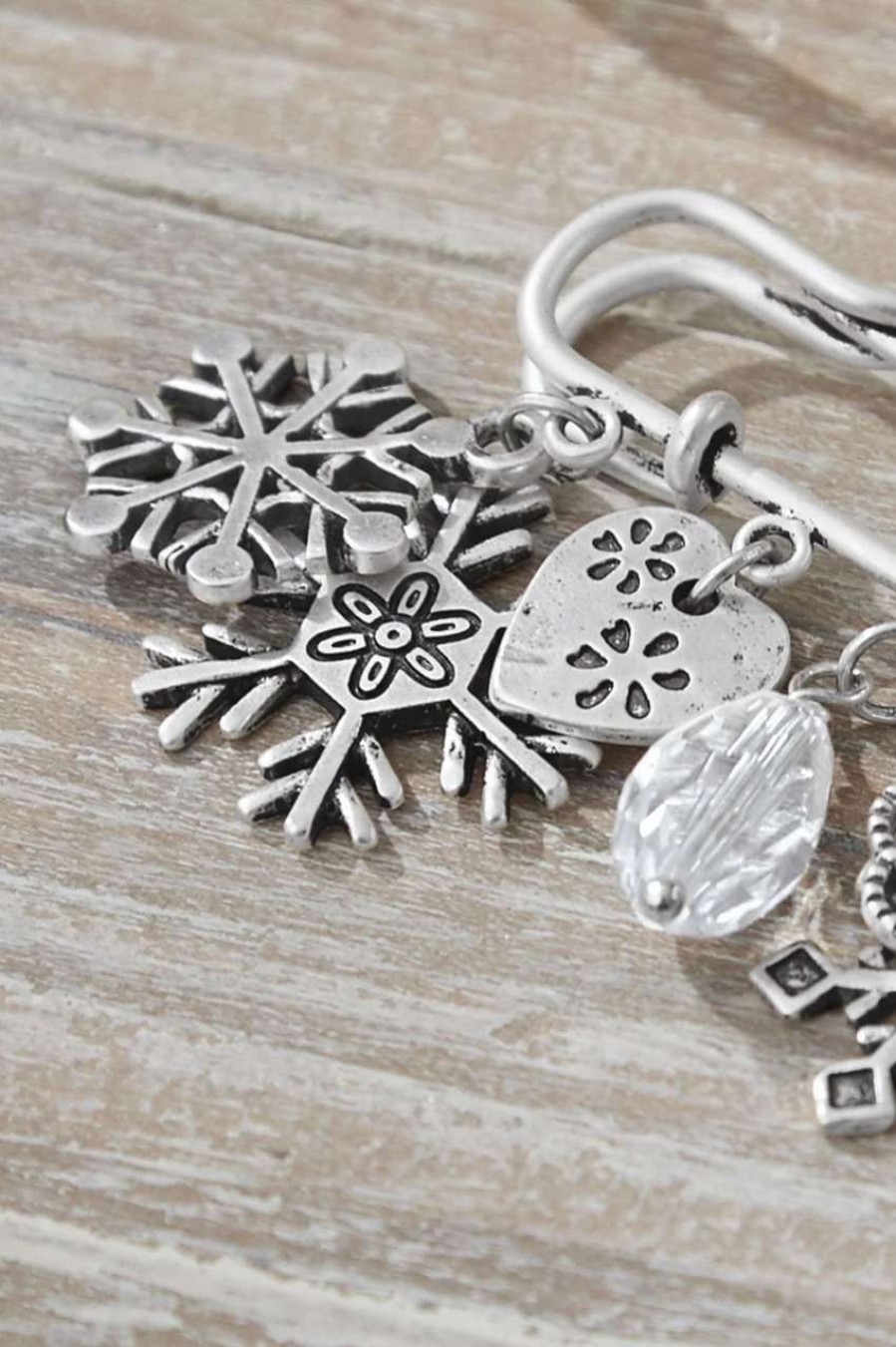 Accessories & Home * | Snowflake Charm Sweater Pin Silver