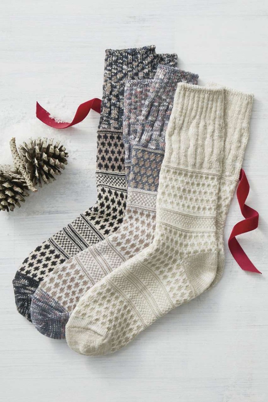 Accessories & Home * | Gallery Textured Crew Socks