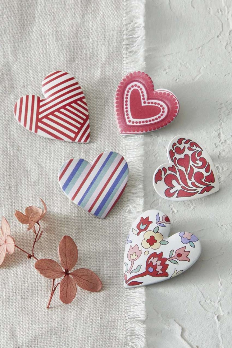 Accessories & Home * | Painted Heart Pin