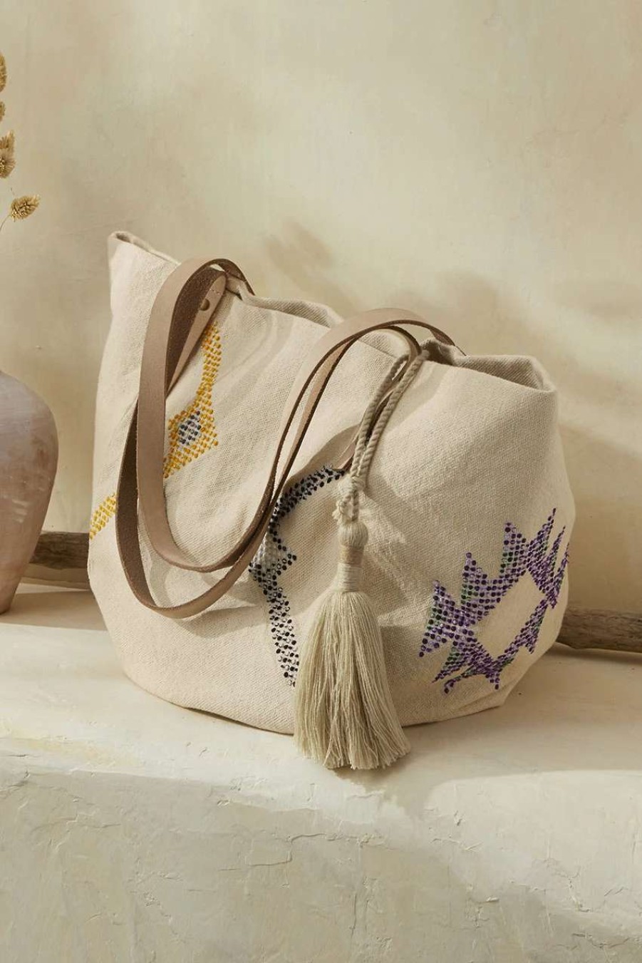 Accessories & Home * | Discovery Embroidered Bag Ivory Multi